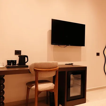 Natica 4* Εξαμίλιο